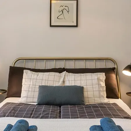 Deluxe Downtown By Elisabeth * Budapest