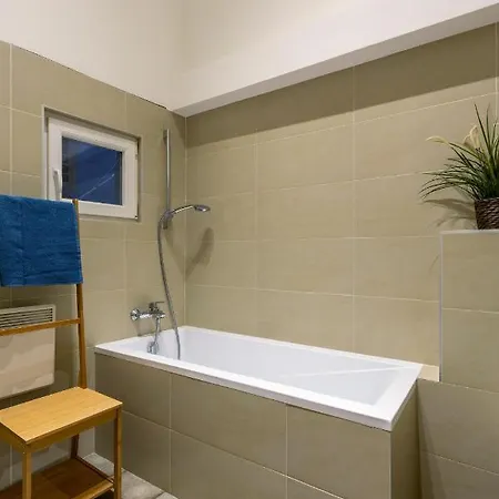 Deluxe Downtown By Elisabeth * Budapest