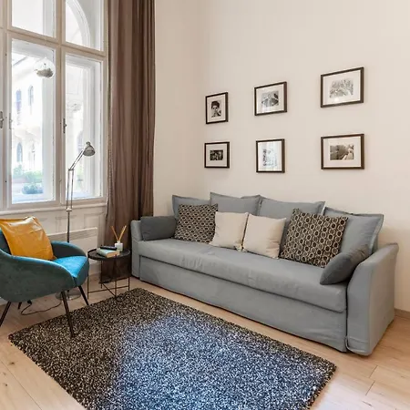 Deluxe Downtown By Elisabeth * Budapest